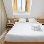 Light Hotel 3*